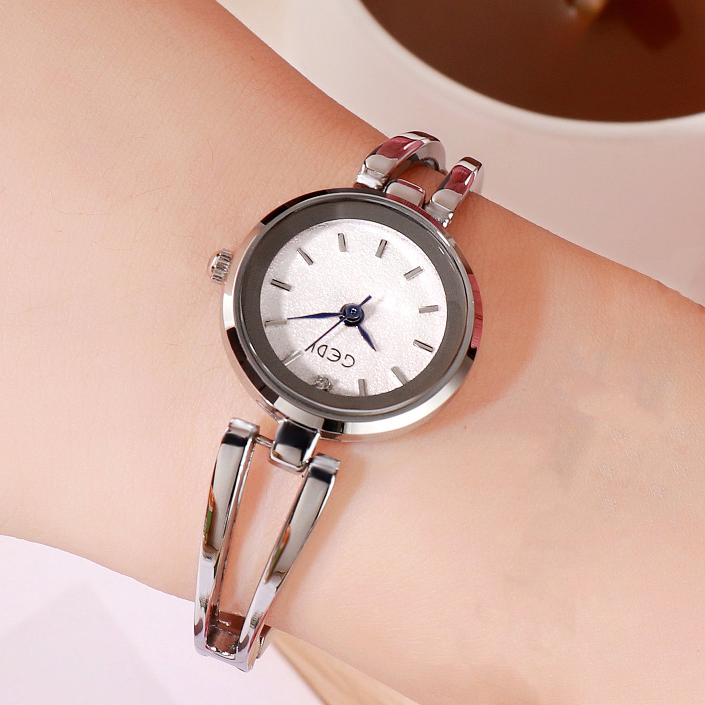GEDI Bracelet Watch Ladies Net Red Watch Explosive Temperament Waterproof Small Women's Watch One Piece